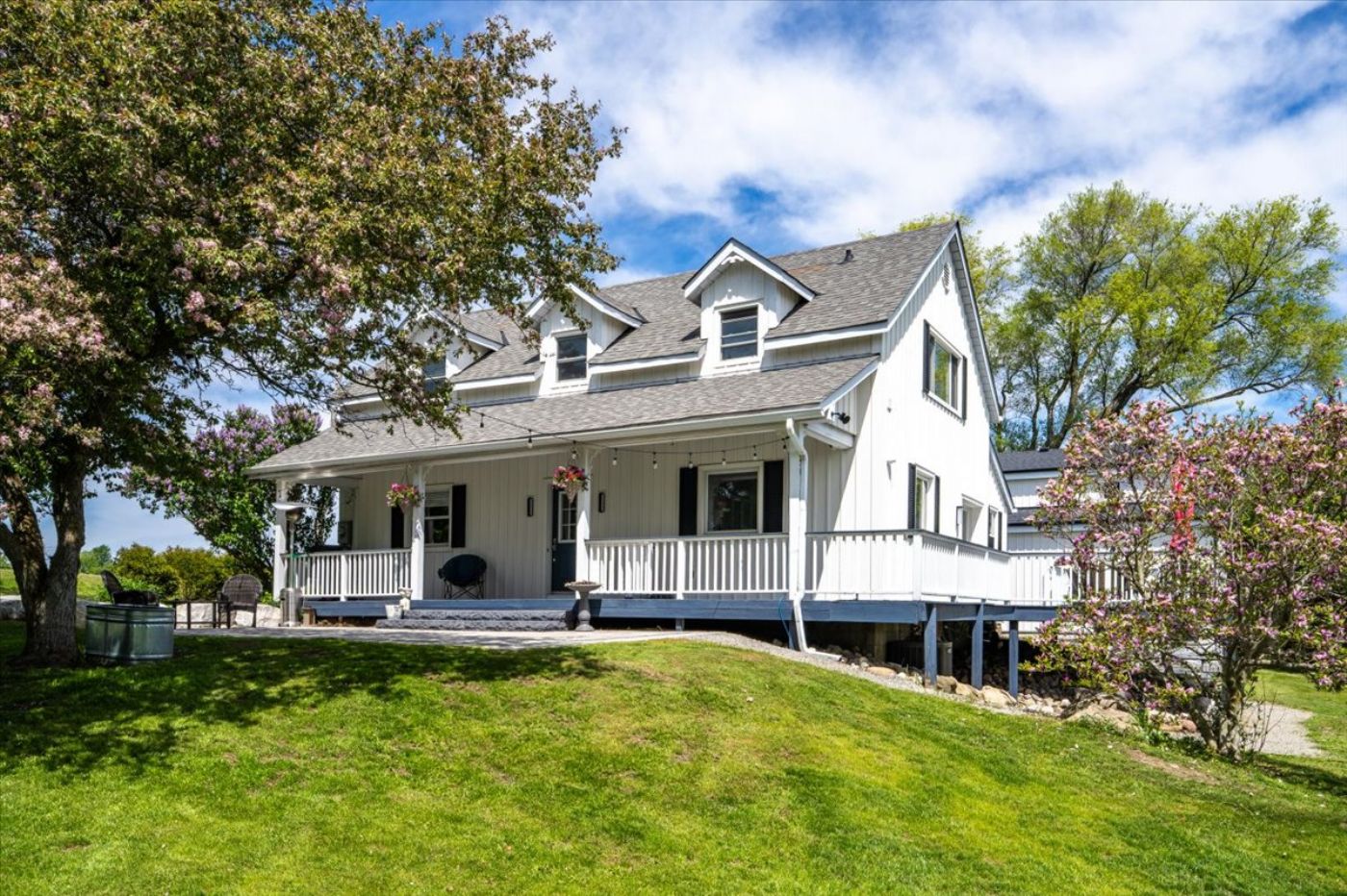 Luxury real estate and Country Homes for sale including horse farms and property in the Caledon and King City areas near Toronto