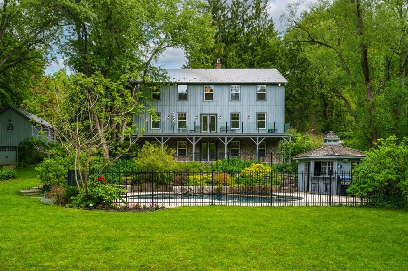 Luxury real estate and Country Homes for sale including horse farms and property in the Caledon and King City areas near Toronto