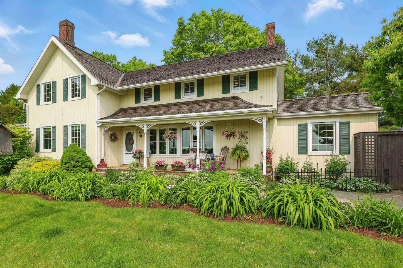 Luxury real estate and Country Homes for sale including horse farms and property in the Caledon and King City areas near Toronto