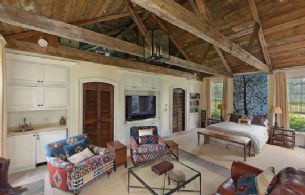 Main Floor Master Suite - Country homes for sale and luxury real estate including horse farms and property in the Caledon and King City areas near Toronto