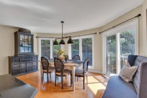 Kitchen Dining Area - Country homes for sale and luxury real estate including horse farms and property in the Caledon and King City areas near Toronto