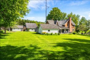 Sleepy Hollow Farm, Mono, Ontario - Country homes for sale and luxury real estate including horse farms and property in the Caledon and King City areas near Toronto