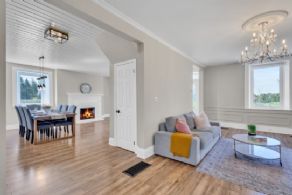Living Room - Country homes for sale and luxury real estate including horse farms and property in the Caledon and King City areas near Toronto