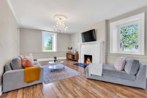 Living Room - Country homes for sale and luxury real estate including horse farms and property in the Caledon and King City areas near Toronto