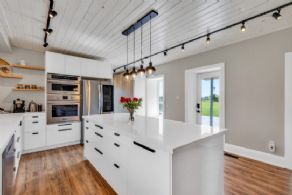 Kitchen - Country homes for sale and luxury real estate including horse farms and property in the Caledon and King City areas near Toronto