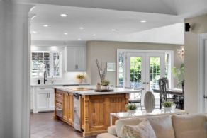 Kitchen - Country homes for sale and luxury real estate including horse farms and property in the Caledon and King City areas near Toronto
