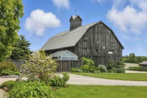 Barn - Country homes for sale and luxury real estate including horse farms and property in the Caledon and King City areas near Toronto