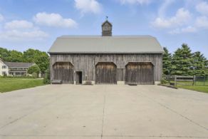 Barn - Country homes for sale and luxury real estate including horse farms and property in the Caledon and King City areas near Toronto
