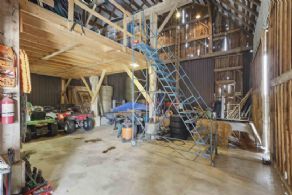 Barn - Country homes for sale and luxury real estate including horse farms and property in the Caledon and King City areas near Toronto