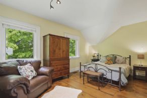 Bedroom - Country homes for sale and luxury real estate including horse farms and property in the Caledon and King City areas near Toronto